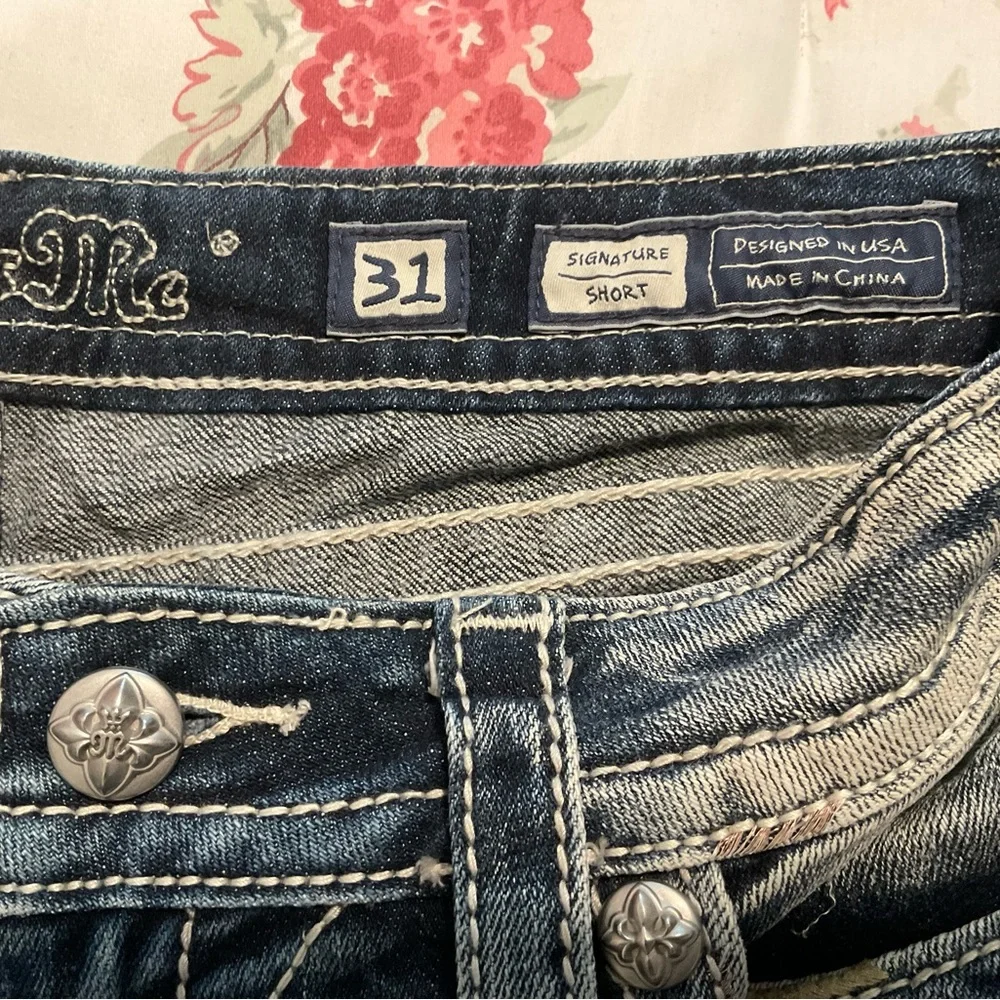 Miss Me Shorts - Picture 8 of 9